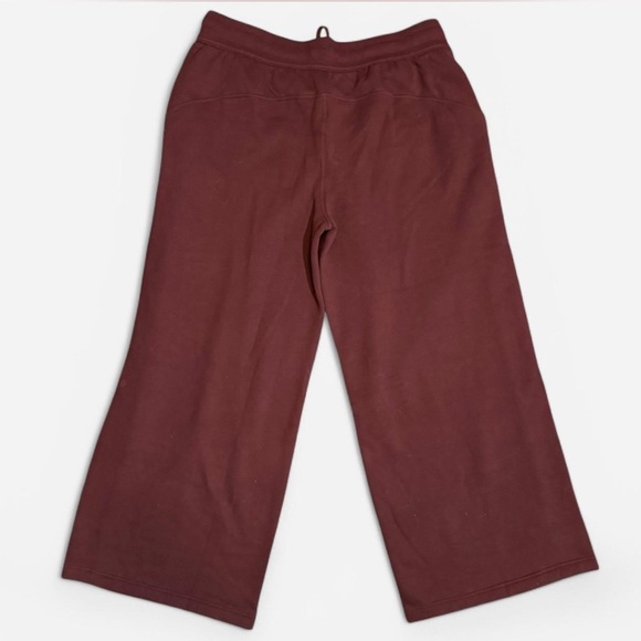 Women's Lululemon Wide Leg Scuba Sweatpants in Goodnight Plum - Picture 9 of 9